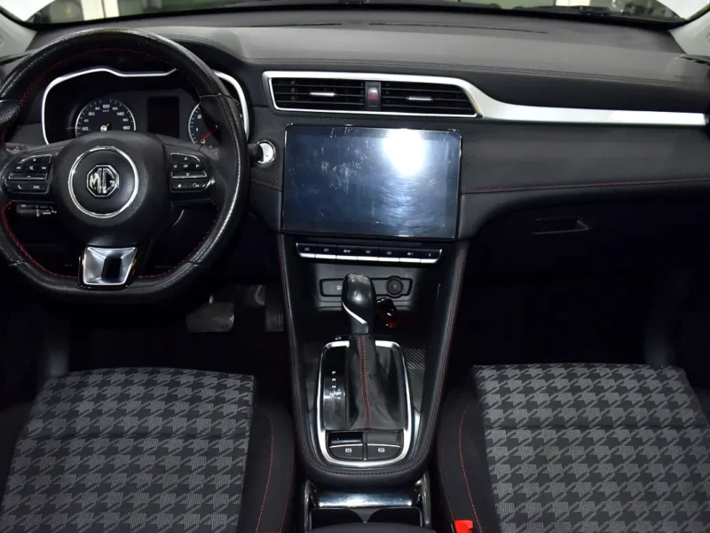 2023 MG ZS Comfort 4 Cylinder Petrol Engine White Black Crossover GCC Specs