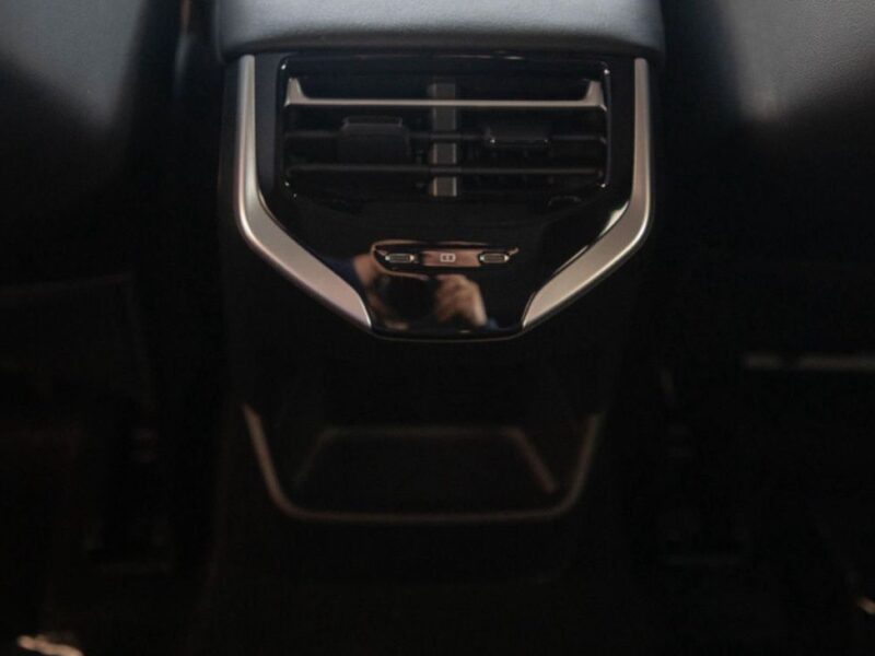 2025 MG 7 1.5 Litres Turbo 4 Cylinder Petrol Engine Elegance Edition White Black Sedan