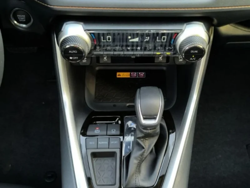 2025 Toyota RAV4 2.0 Litres 4 Cylinder Petrol Engine FULL OPTION White Black SUV