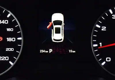 2025 MG ZS Standard 4 Cylinder Petrol Engine White Black Crossover GCC Specs