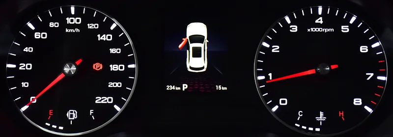 2025 MG ZS Standard 4 Cylinder Petrol Engine White Black Crossover GCC Specs