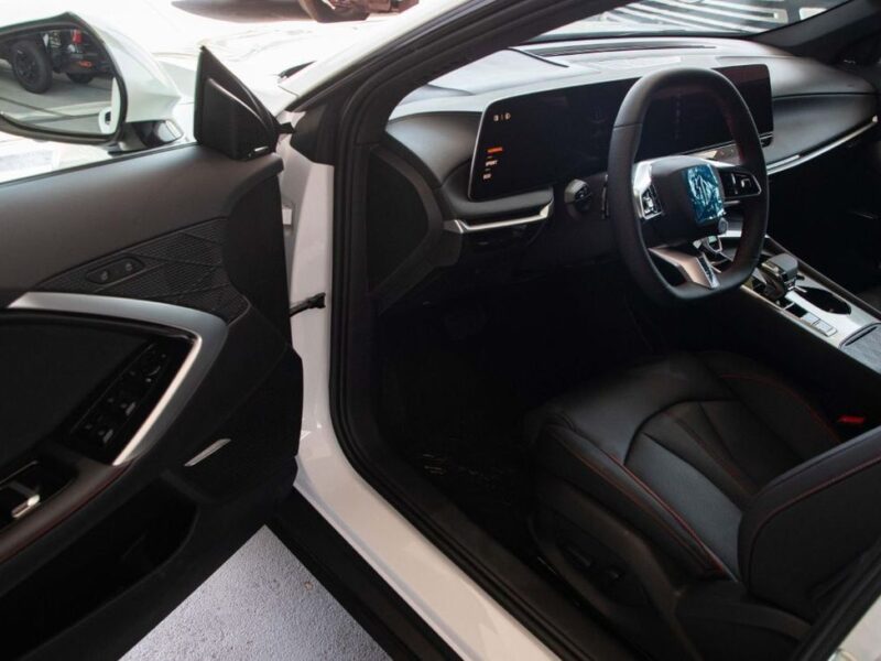 2025 MG 7 1.5 Litres Turbo 4 Cylinder Petrol Engine Elegance Edition White Black Sedan