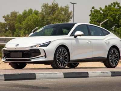 2025 MG 7 1.5 Litres Turbo 4 Cylinder Petrol Engine Elegance Edition White Black Sedan