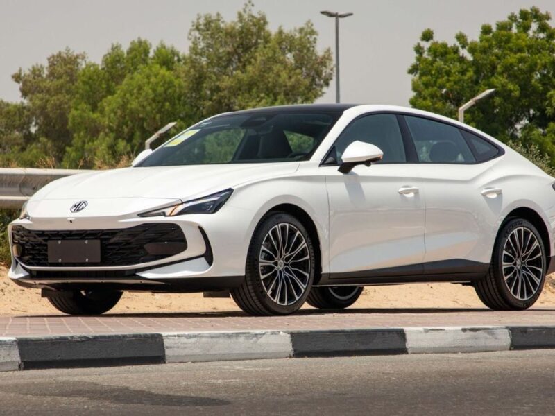 2025 MG 7 1.5 Litres Turbo 4 Cylinder Petrol Engine Elegance Edition White Black Sedan