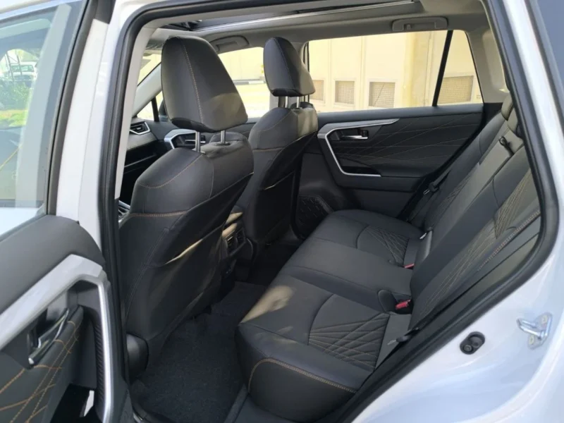 2025 Toyota RAV4 2.0 Litres 4 Cylinder Petrol Engine FULL OPTION White Black SUV