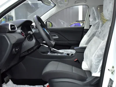 2025 MG ZS Standard 4 Cylinder Petrol Engine White Black Crossover GCC Specs