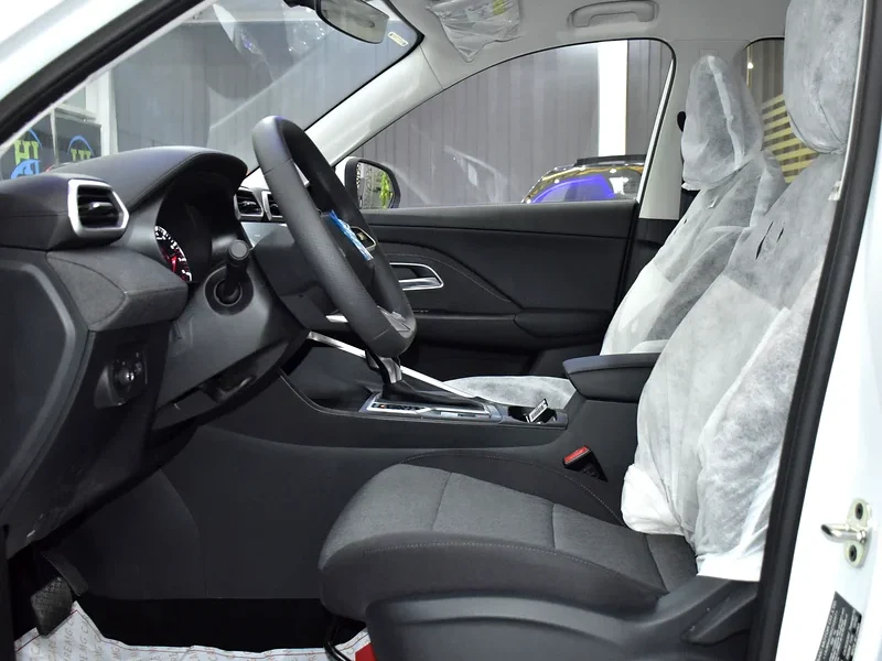 2025 MG ZS Standard 4 Cylinder Petrol Engine White Black Crossover GCC Specs