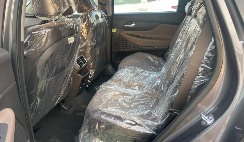 2023 Hyundai Santa Fe 2.5 Litres 4-Cylinder Petrol Engine Grey SUV GCC Specs FWD