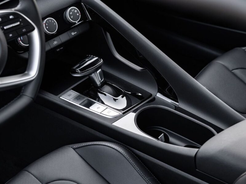 2025 Hyundai Elantra 1.5L ELITE 4 Cylinder Petrol Engine White Black Sedan Automatic