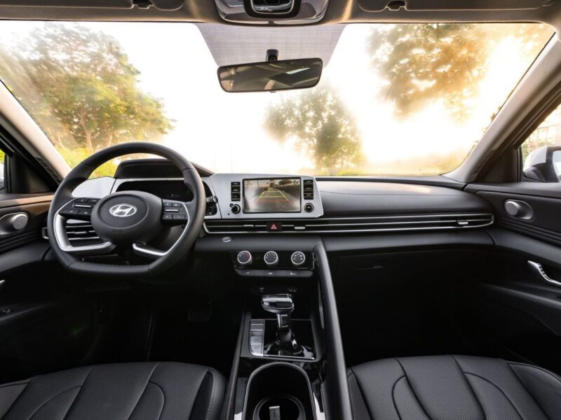 2025 Hyundai Elantra 1.5L ELITE 4 Cylinder Petrol Engine White Black Sedan Automatic