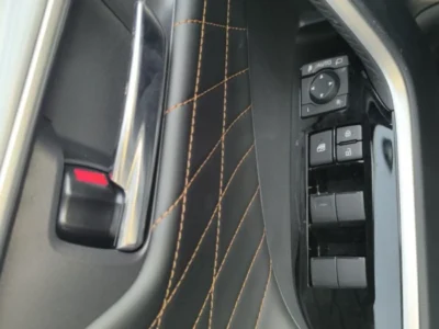 2025 Toyota RAV4 2.0 Litres 4 Cylinder Petrol Engine FULL OPTION White Black SUV