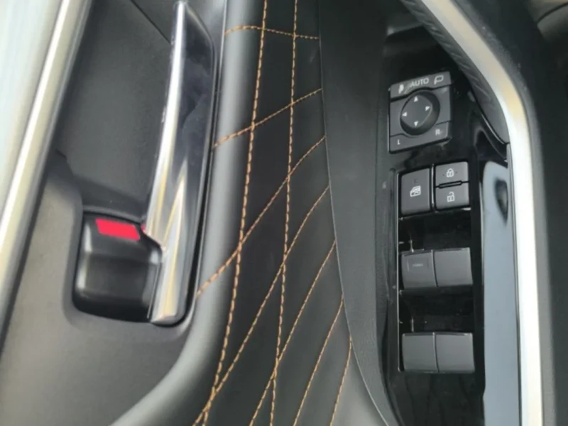 2025 Toyota RAV4 2.0 Litres 4 Cylinder Petrol Engine FULL OPTION White Black SUV