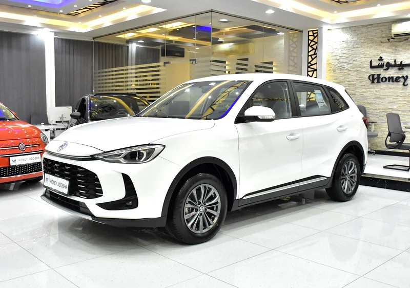 2025 MG ZS Standard 4 Cylinder Petrol Engine White Black Crossover GCC Specs