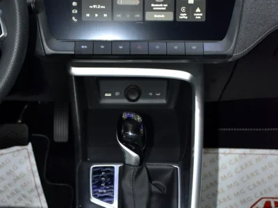 2025 MG ZS Standard 4 Cylinder Petrol Engine White Black Crossover GCC Specs