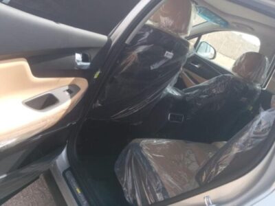 2023 Hyundai Santa Fe 2.5 Litres 4-Cylinder Petrol Engine Silver Tan SUV GCC Specs FWD