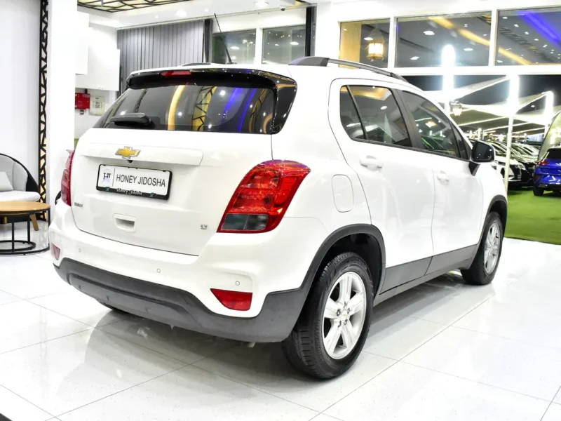 2017 Chevrolet Trax LT 4 Cylinder Petrol Engine White Grey Crossover GCC Specs
