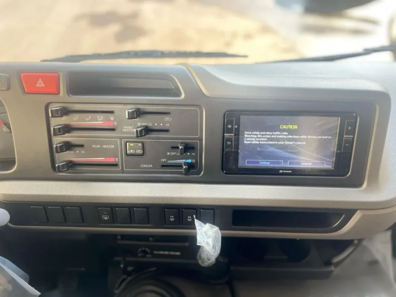 2025 TOYOTA COASTER 4.0L 4 Cylinders DIESEL Engine 23 SEATS White Brown BUS