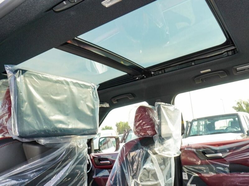 2025 Nissan Patrol Platinum 3.5-liter V6 Twin-Turbo Engine White Burgundy SUV GCC Specs