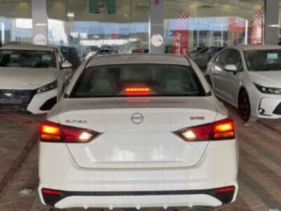 2024 Nissan Altima 2.5-liter 4 Cylinder Petrol Engine White Beige Sedan AWD