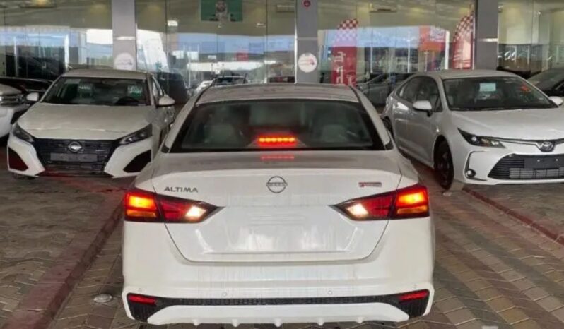 2024 Nissan Altima 2.5-liter 4 Cylinder Petrol Engine White Beige Sedan AWD
