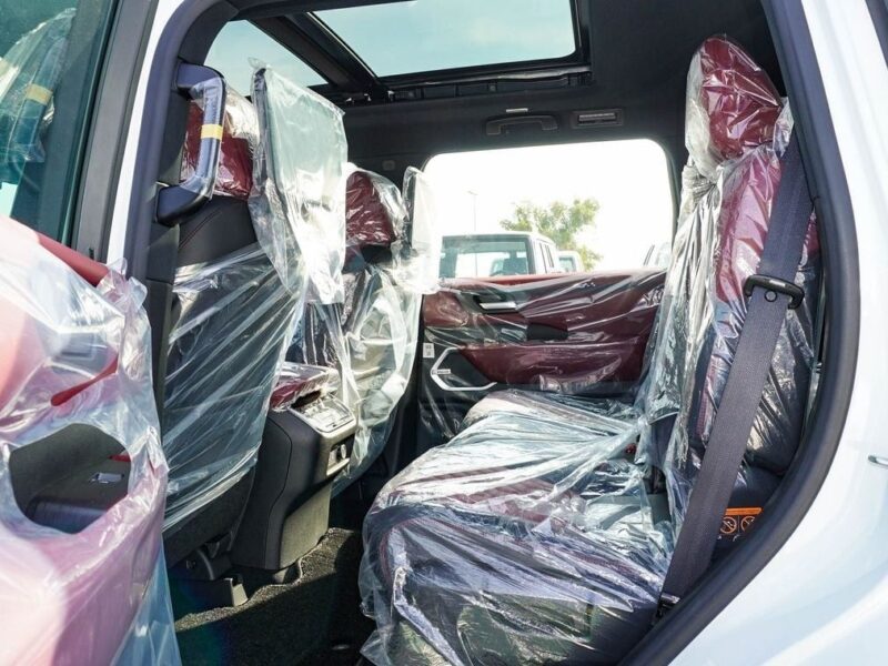 2025 Nissan Patrol Platinum 3.5-liter V6 Twin-Turbo Engine White Burgundy SUV GCC Specs