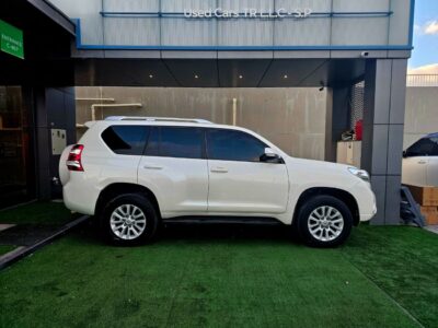 2017 Toyota Prado GXR V6 4.0 4WD FULL OPTION White Beige SUV GCC Specs