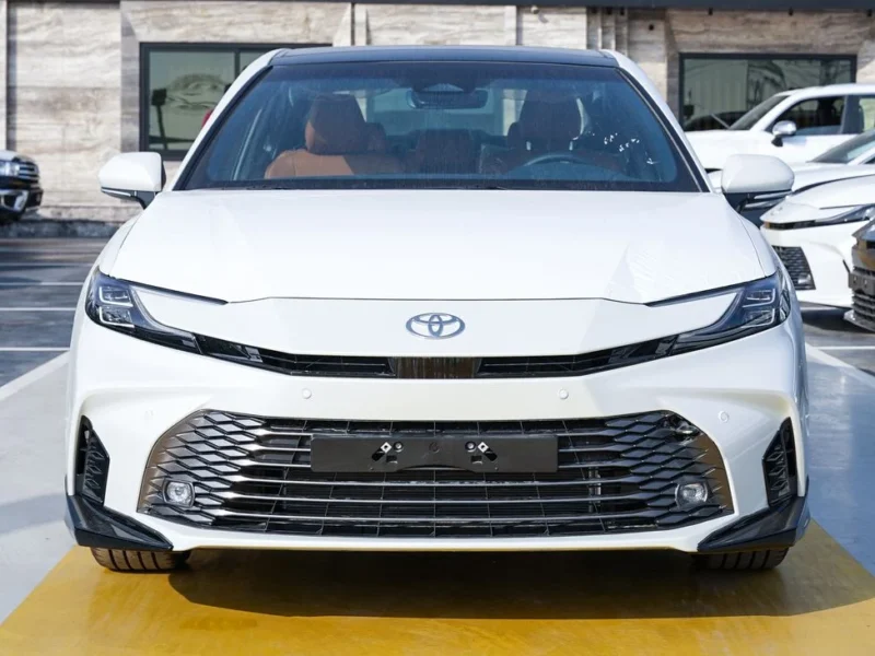 2026 Toyota Camry 4 Cylinder Petrol Engine White Tan Sedan GCC Specs