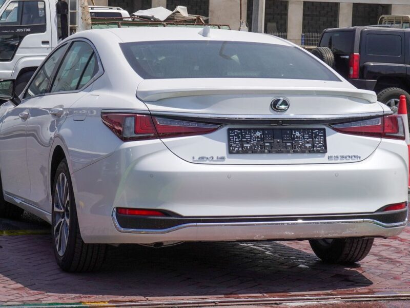 2025 Lexus ES300h 2.5L Hybrid 4 Cylinders Engine White Tan Sedan GCC Specs