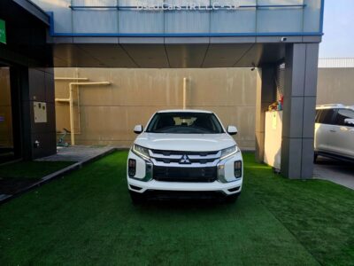 2022 Mitsubishi ASX GCC Specs GLX 2.0 Litres V4 Petrol Engine White Grey SUV