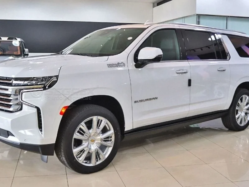 2023 Chevrolet Suburban High Country 6.2L 8 Cylinders Petrol AWD White Black SUV