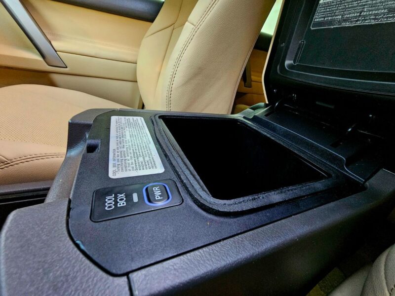 2017 Toyota Prado GXR V6 4.0 4WD FULL OPTION White Beige SUV GCC Specs