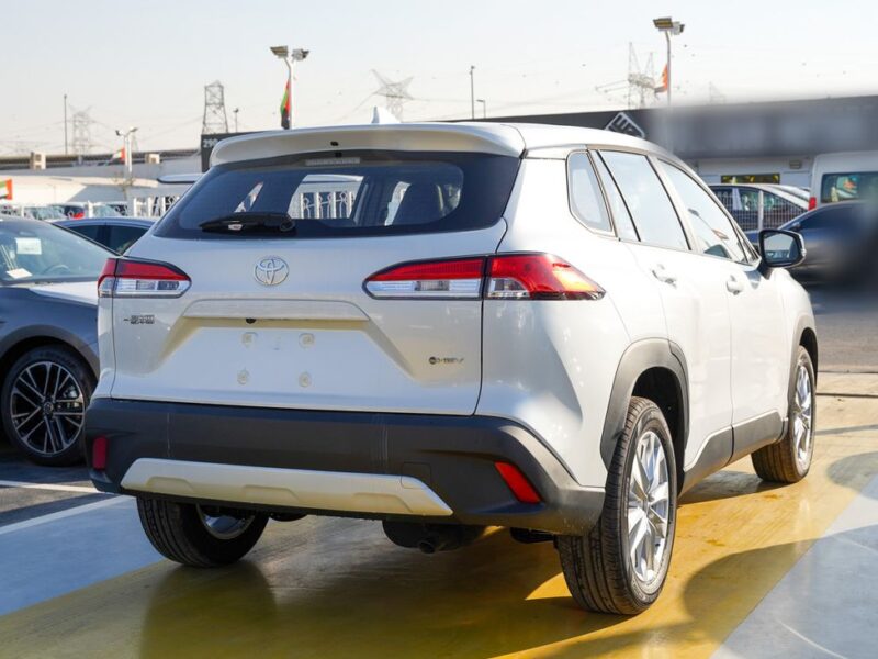 2025 Toyota Corolla Cross 4 Cylinder Petrol Engine White Black SUV GCC Specs