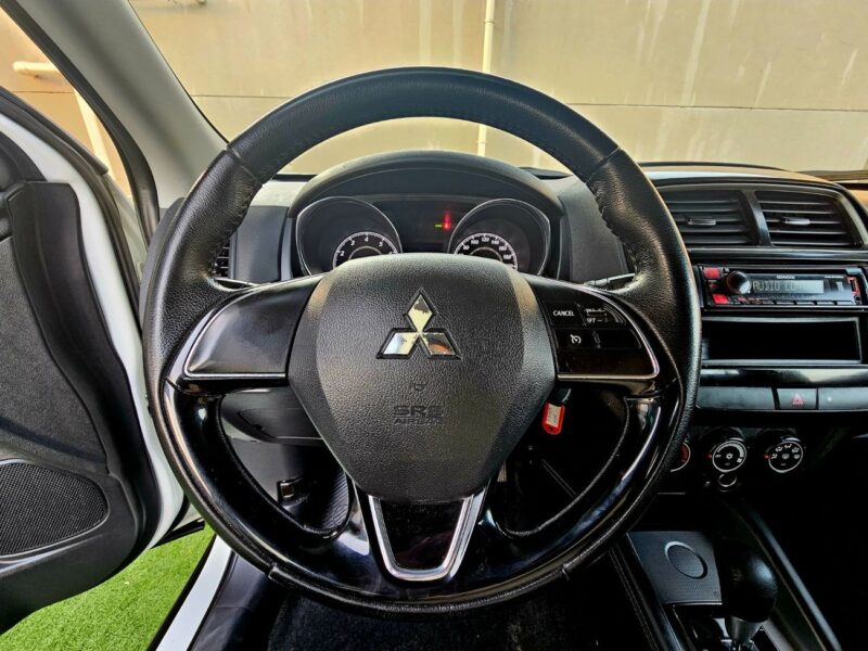 2022 Mitsubishi ASX GCC Specs GLX 2.0 Litres V4 Petrol Engine White Grey SUV