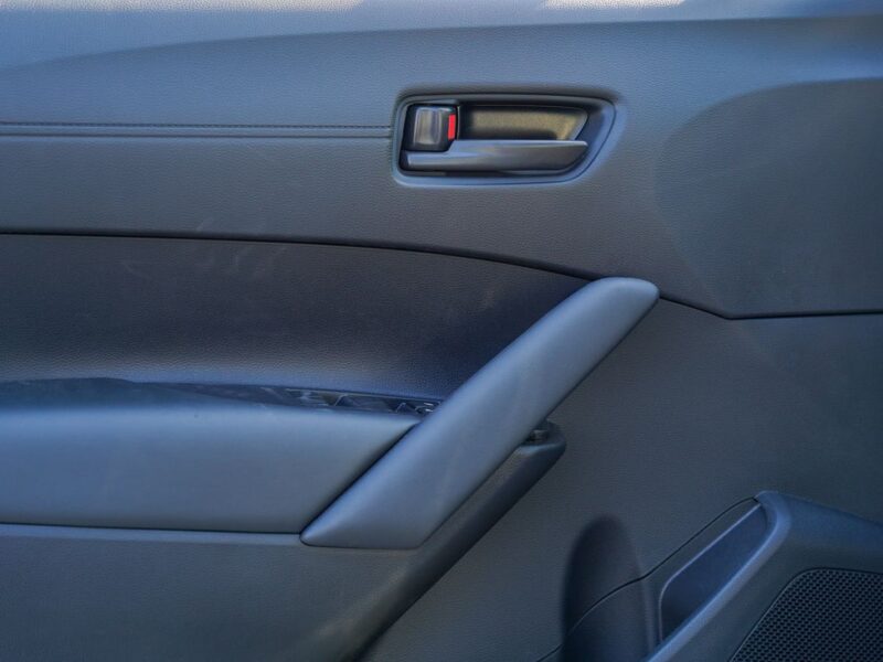 2025 Toyota Corolla Cross 4 Cylinder Petrol Engine White Black SUV GCC Specs