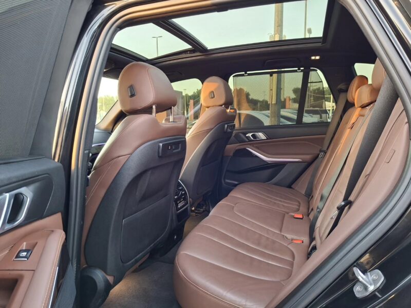 2020 BMW X5 Black Edition 3.0-liter Inline 6-cylinder TwinPower Turbo Engine Black Brown SUV