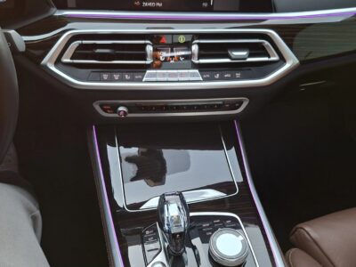 2020 BMW X5 Black Edition 3.0-liter Inline 6-cylinder TwinPower Turbo Engine Black Brown SUV