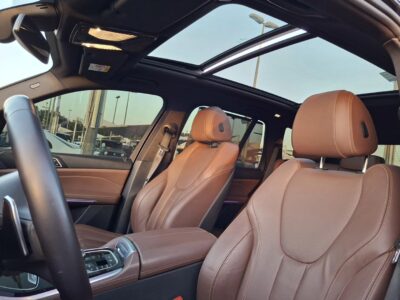 2020 BMW X5 Black Edition 3.0-liter Inline 6-cylinder TwinPower Turbo Engine Black Brown SUV