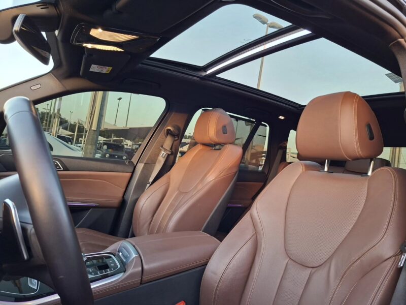 2020 BMW X5 Black Edition 3.0-liter Inline 6-cylinder TwinPower Turbo Engine Black Brown SUV