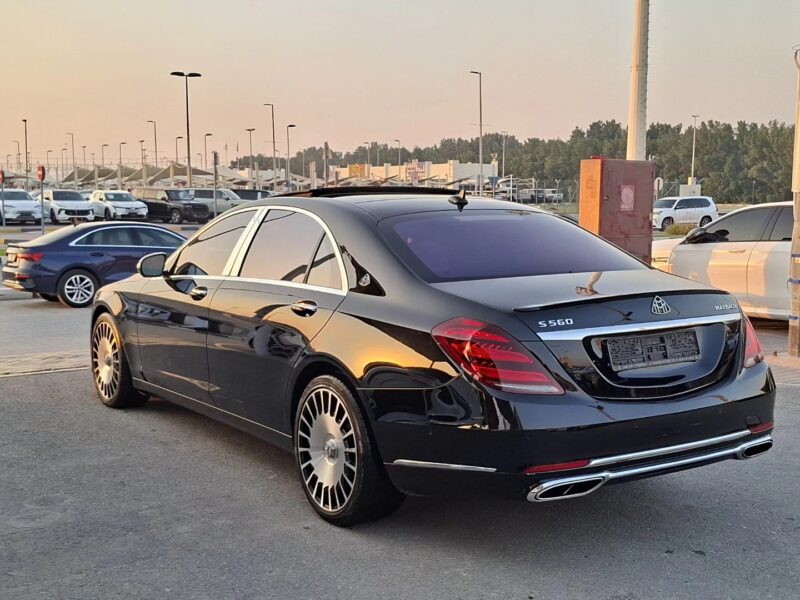 2019 Mercedes-Benz S560 Maybach 4.0L V8 twin-turbocharged Engine Black Beige Sedan