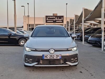 2025 Volkswagen Golf GTE 1.5-litre Turbocharged 4-cylinder Petrol Engine Blue Black Hatchback