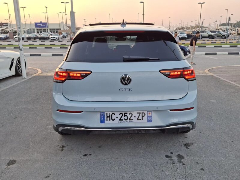2025 Volkswagen Golf GTE 1.5-litre Turbocharged 4-cylinder Petrol Engine Blue Black Hatchback