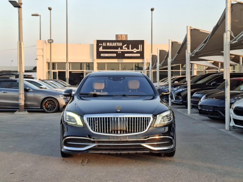 2019 Mercedes-Benz S560 Maybach 4.0L V8 twin-turbocharged Engine Black Beige Sedan