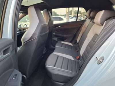 2025 Volkswagen Golf GTE 1.5-litre Turbocharged 4-cylinder Petrol Engine Blue Black Hatchback