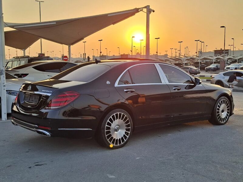 2019 Mercedes-Benz S560 Maybach 4.0L V8 twin-turbocharged Engine Black Beige Sedan