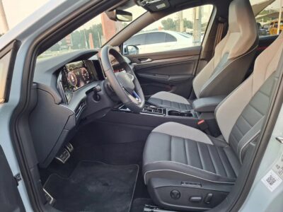 2025 Volkswagen Golf GTE 1.5-litre Turbocharged 4-cylinder Petrol Engine Blue Black Hatchback