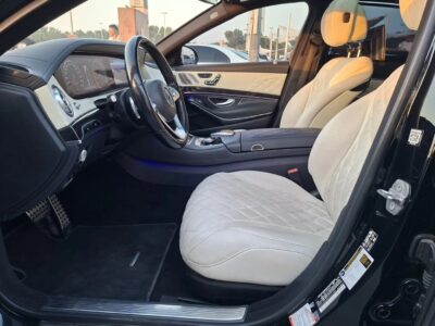 2019 Mercedes-Benz S560 Maybach 4.0L V8 twin-turbocharged Engine Black Beige Sedan