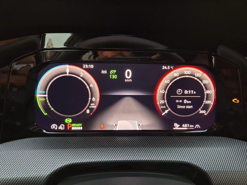 2025 Volkswagen Golf GTE 1.5-litre Turbocharged 4-cylinder Petrol Engine Blue Black Hatchback