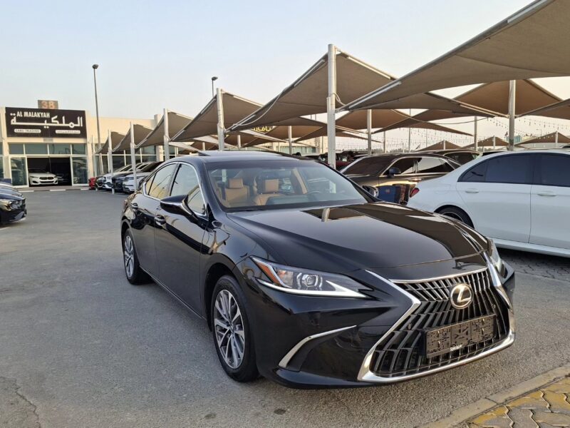 2025 Lexus ES 300h 2.5 Liters Inline 4-Cylinder Hybrid Black Tan Sedan GCC Specs