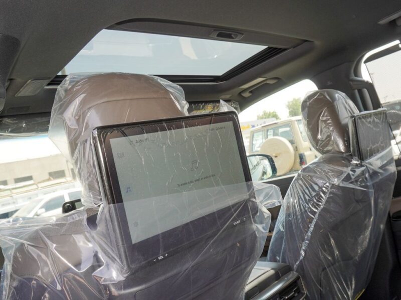 2025 Lexus LX600 3.5 Litres V6 Petrol Engine Green grey SUV GCC Specs