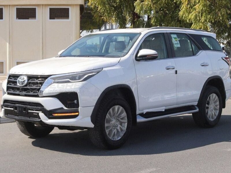 2025 Model Toyota Fortuner 4.0L 6 Cylinder Petrol Engine White Beige SUV 4WD GCC